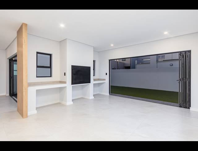 4 BEDROOM FREEHOLD FOR SALE IN SANDOWN